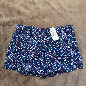 Vineyard Vines Blue Shorts with Vibrant Pattern and Relaxed Fit